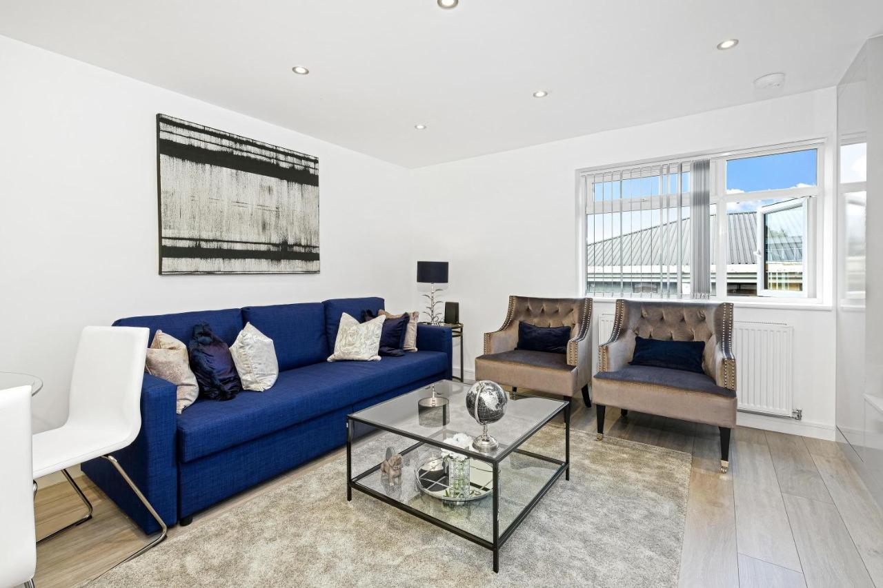 St Martins 2 Bedroom Apartments In Ruislip By 360 Stays Buitenkant foto