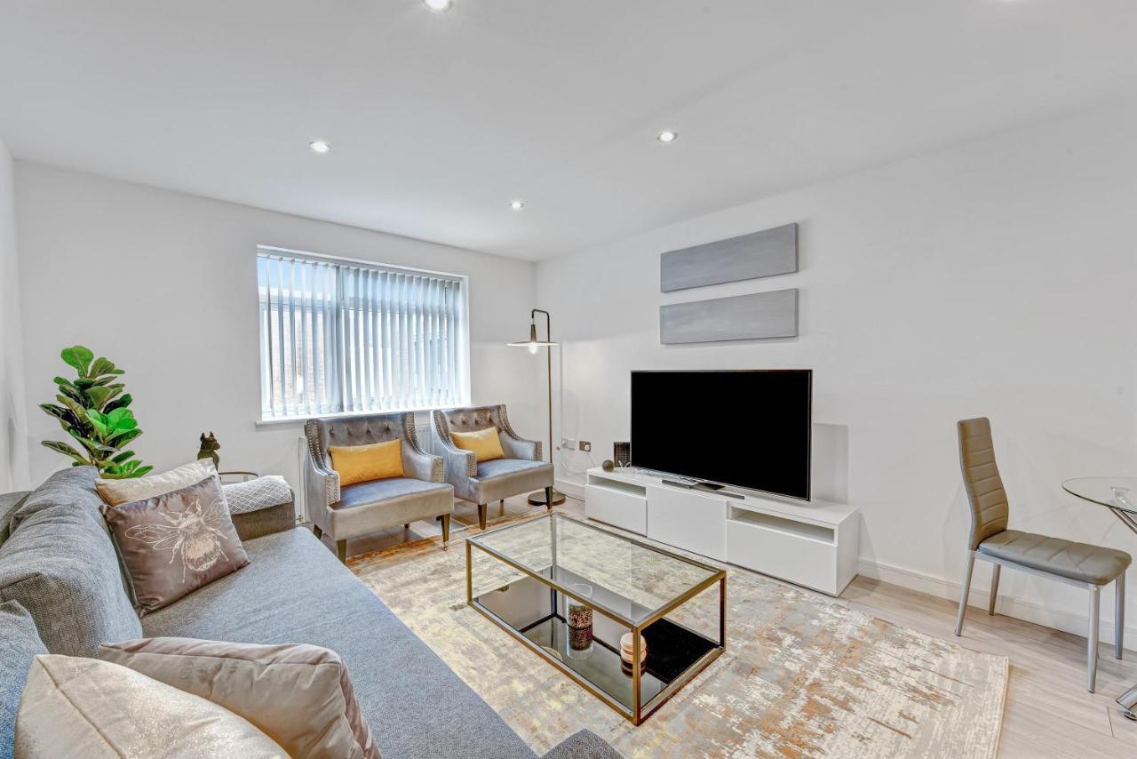 St Martins 2 Bedroom Apartments In Ruislip By 360 Stays Buitenkant foto