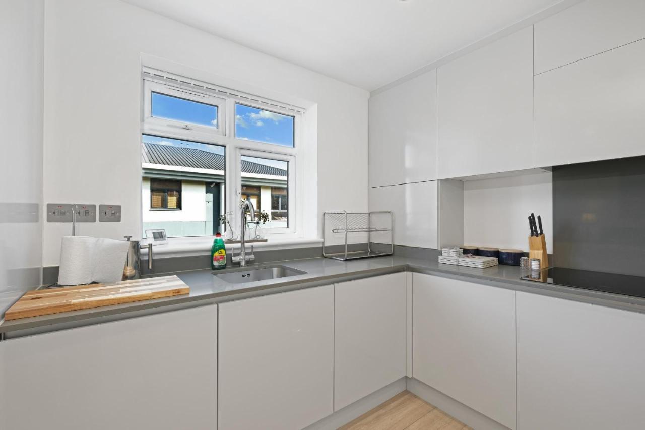 St Martins 2 Bedroom Apartments In Ruislip By 360 Stays Buitenkant foto