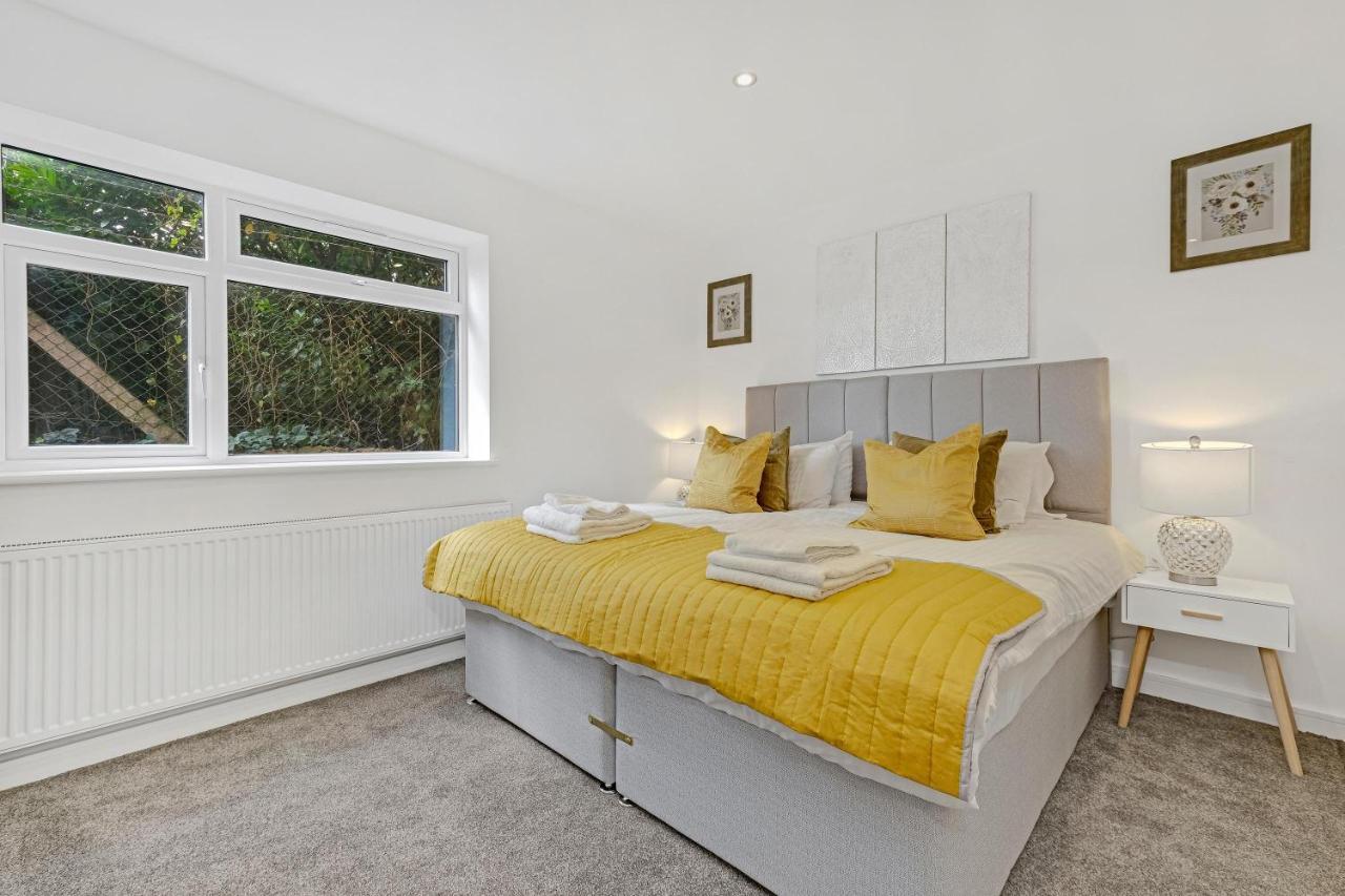 St Martins 2 Bedroom Apartments In Ruislip By 360 Stays Buitenkant foto