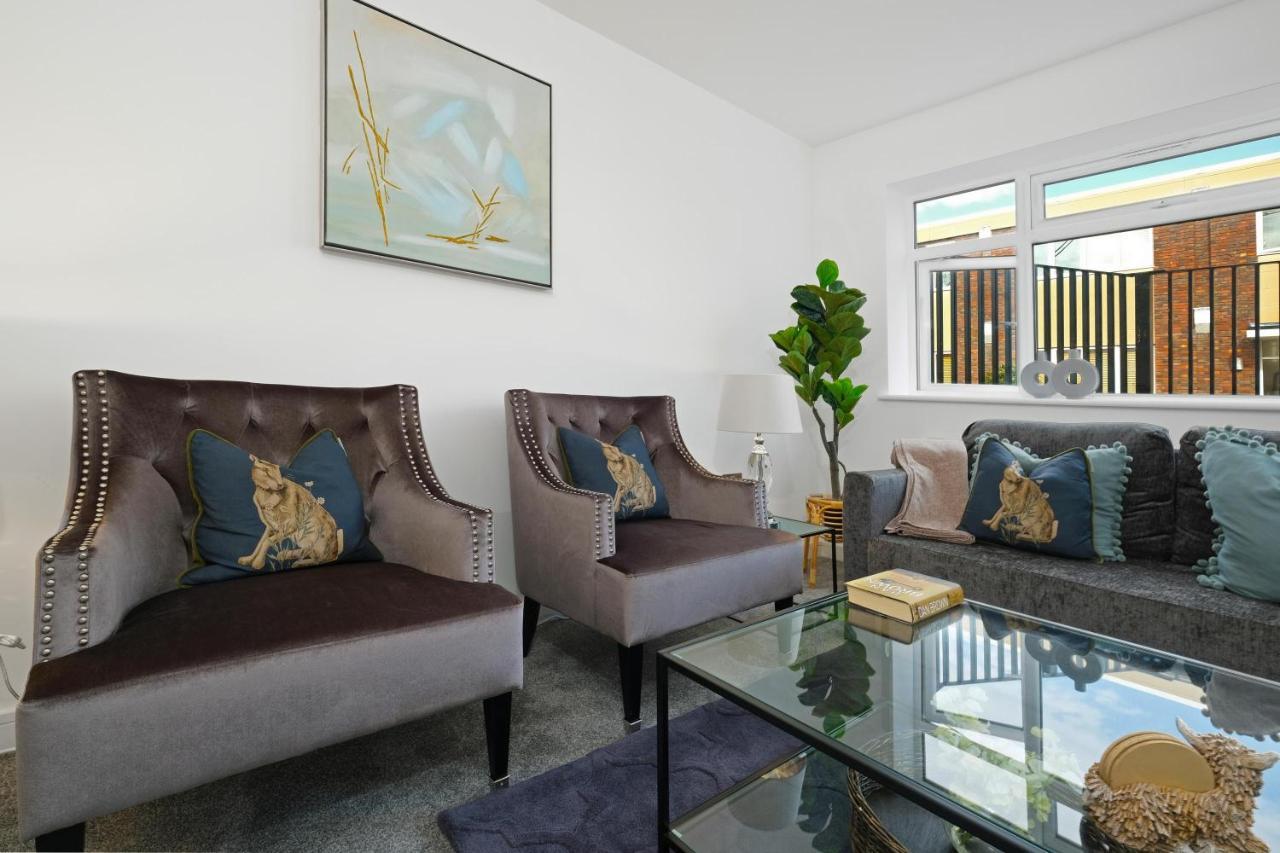 St Martins 2 Bedroom Apartments In Ruislip By 360 Stays Buitenkant foto