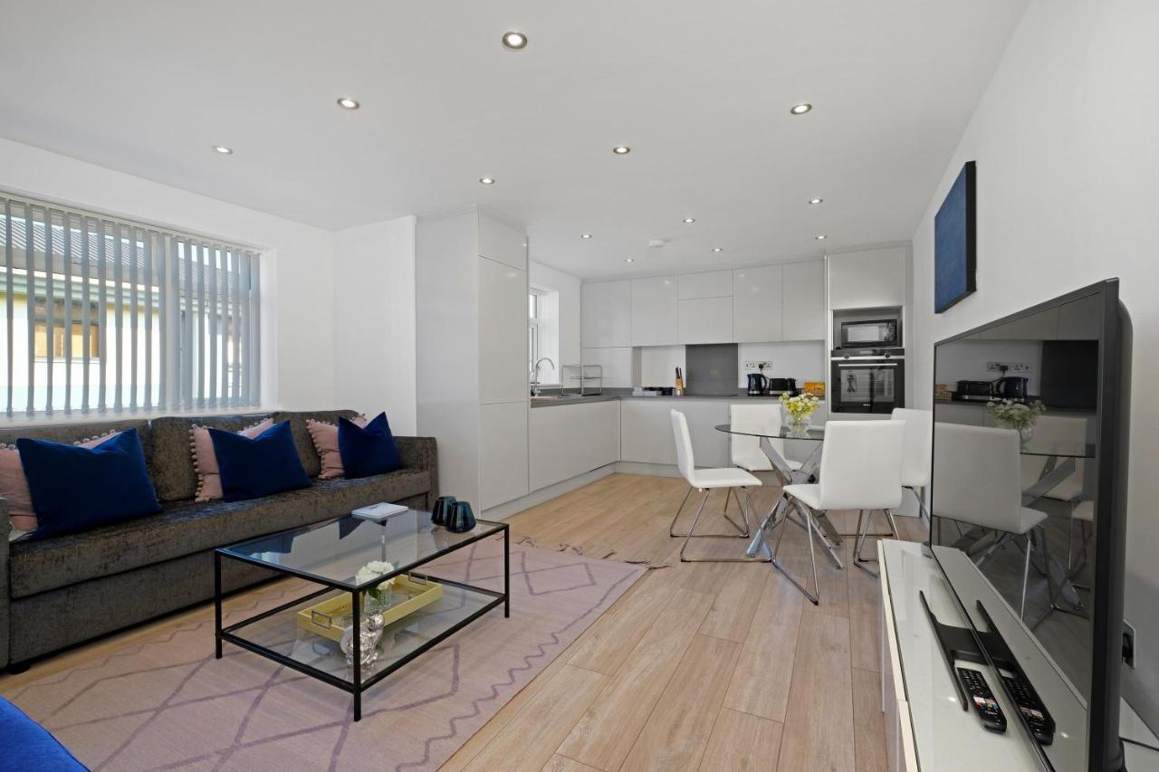 St Martins 2 Bedroom Apartments In Ruislip By 360 Stays Buitenkant foto