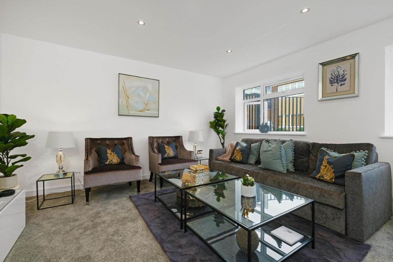 St Martins 2 Bedroom Apartments In Ruislip By 360 Stays Buitenkant foto