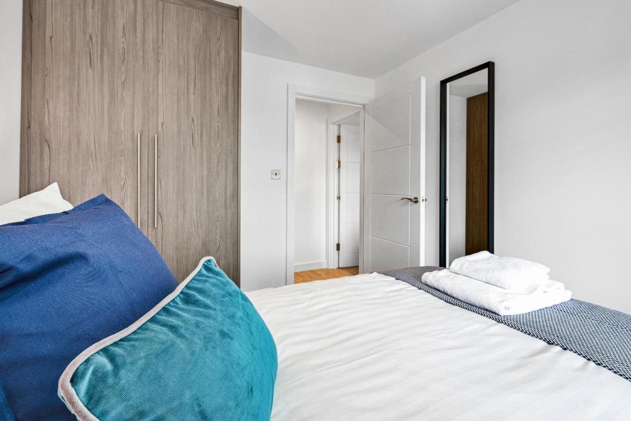 St Martins 2 Bedroom Apartments In Ruislip By 360 Stays Buitenkant foto