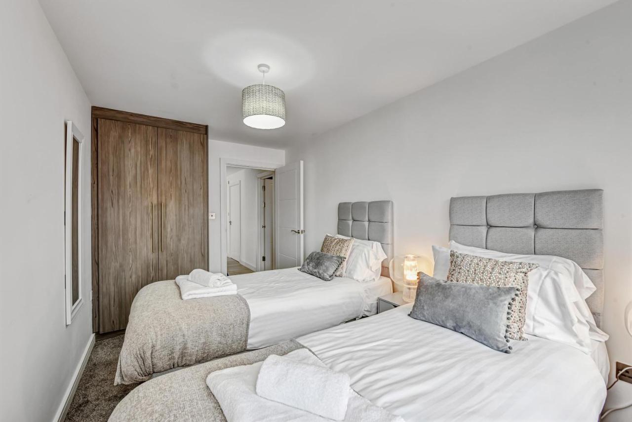 St Martins 2 Bedroom Apartments In Ruislip By 360 Stays Buitenkant foto