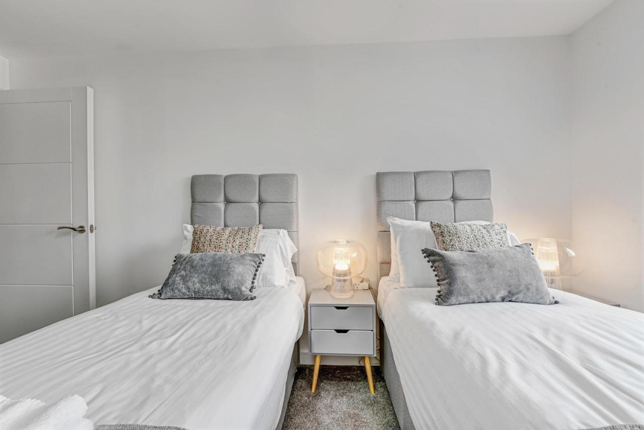 St Martins 2 Bedroom Apartments In Ruislip By 360 Stays Buitenkant foto
