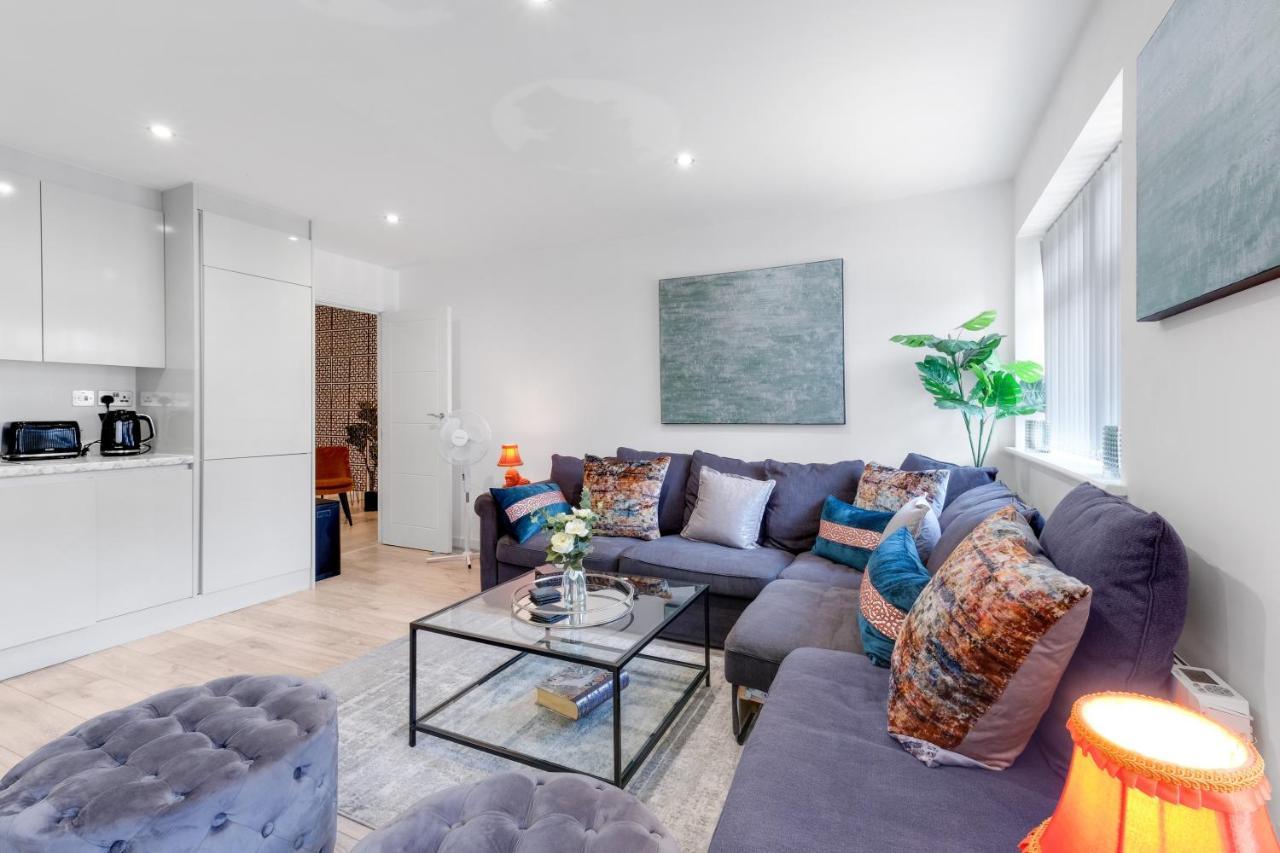 St Martins 2 Bedroom Apartments In Ruislip By 360 Stays Buitenkant foto