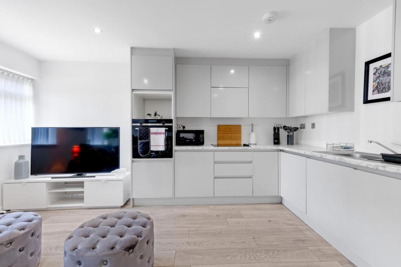St Martins 2 Bedroom Apartments In Ruislip By 360 Stays Buitenkant foto
