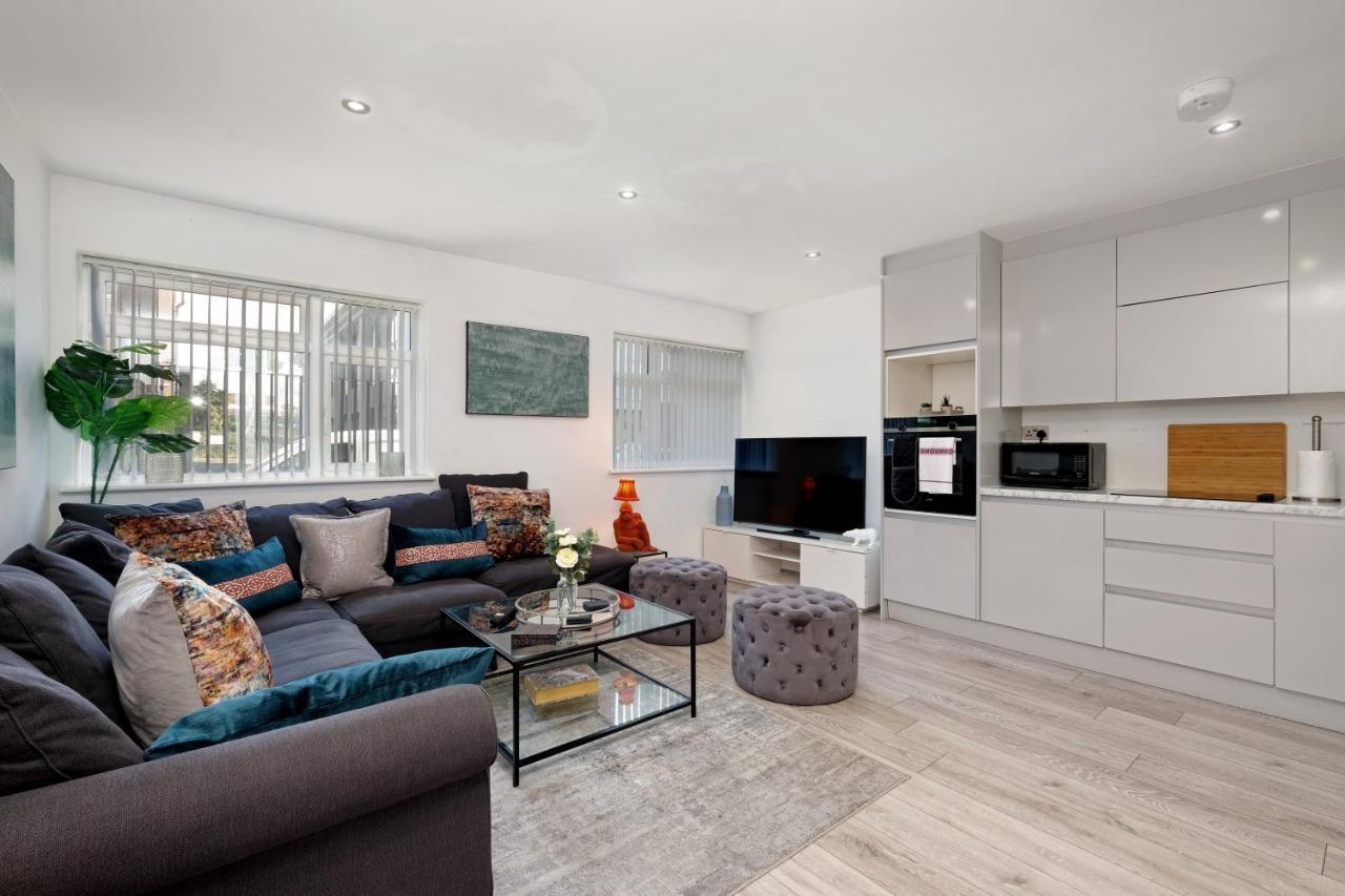 St Martins 2 Bedroom Apartments In Ruislip By 360 Stays Buitenkant foto
