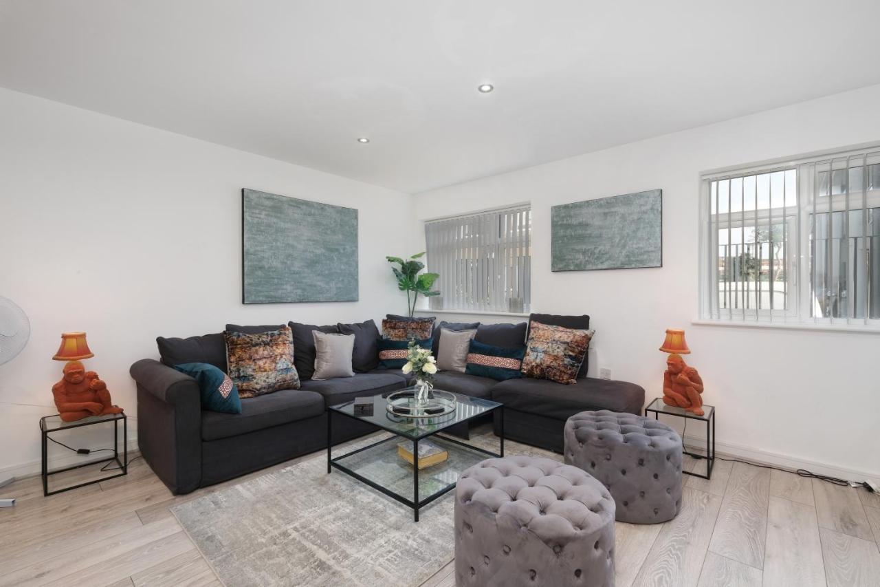 St Martins 2 Bedroom Apartments In Ruislip By 360 Stays Buitenkant foto