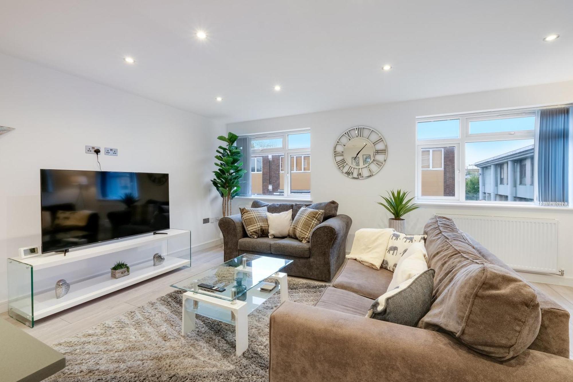 St Martins 2 Bedroom Apartments In Ruislip By 360 Stays Buitenkant foto