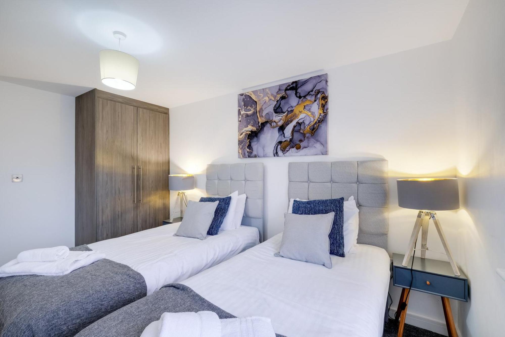 St Martins 2 Bedroom Apartments In Ruislip By 360 Stays Buitenkant foto